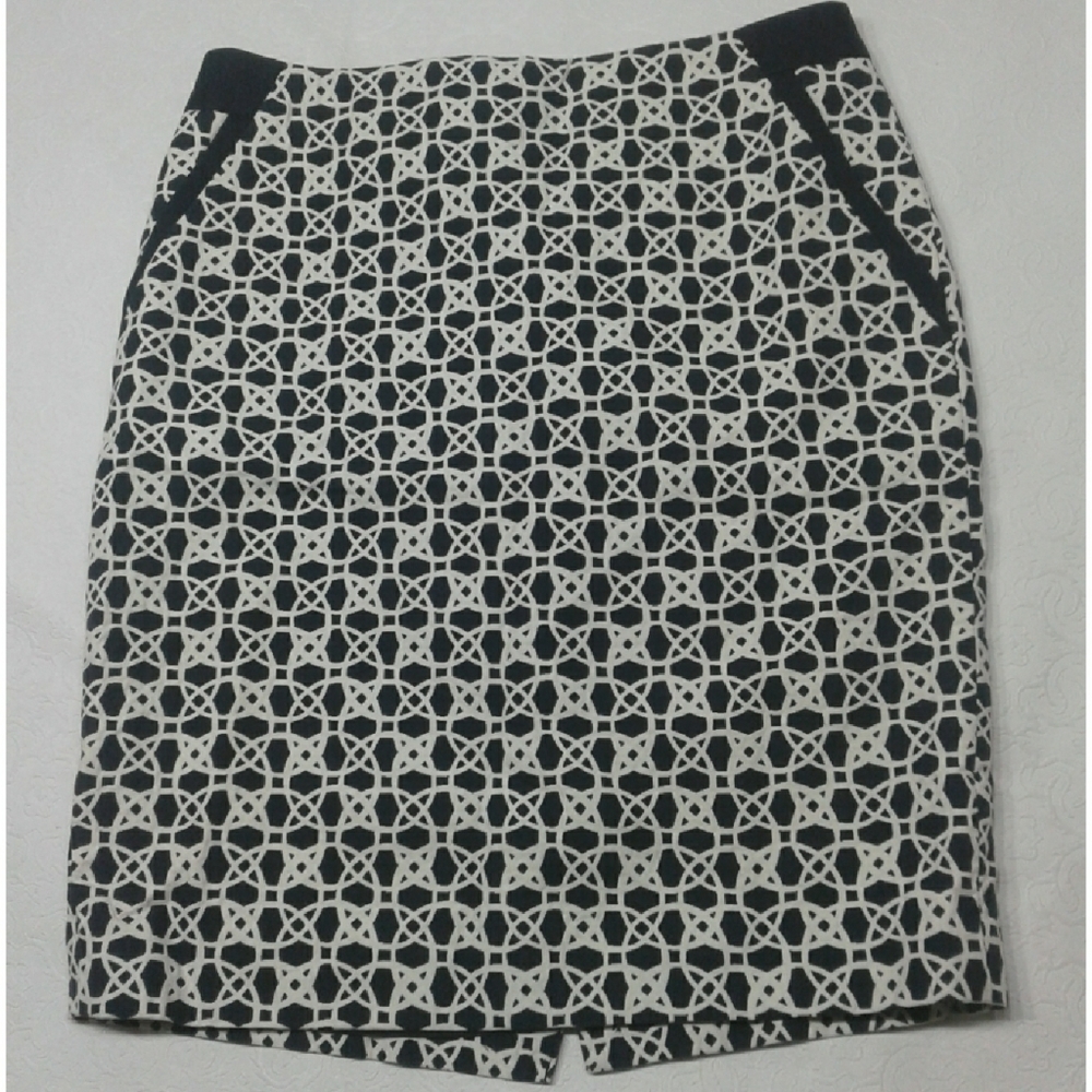 The Limited circle geometric pencil career skirt size 4